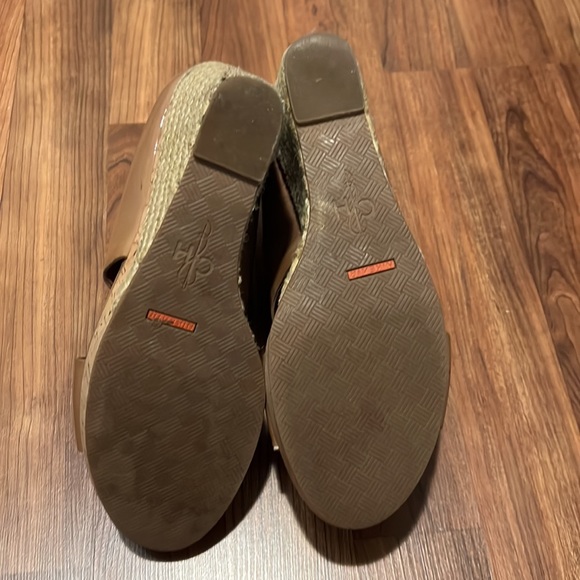 Cole Haan Tan Patent Leather Wedges - Picture 5 of 6